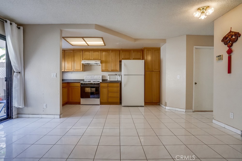 11105 Lower Azusa Road B
