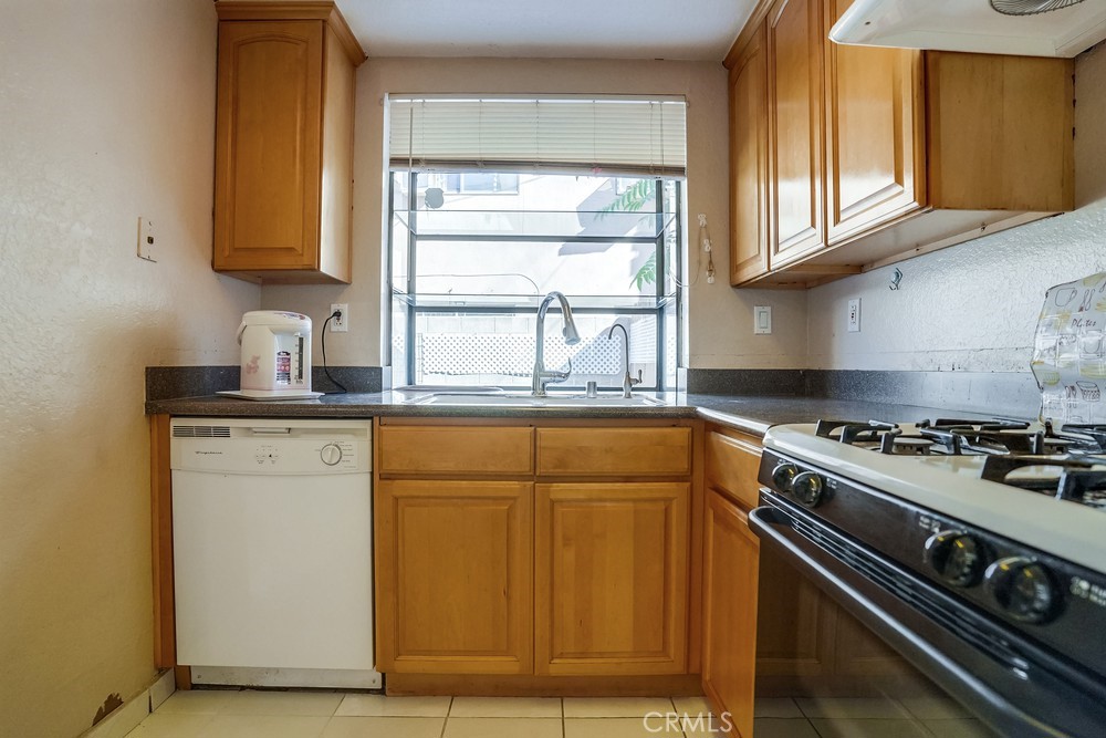 11105 Lower Azusa Road B
