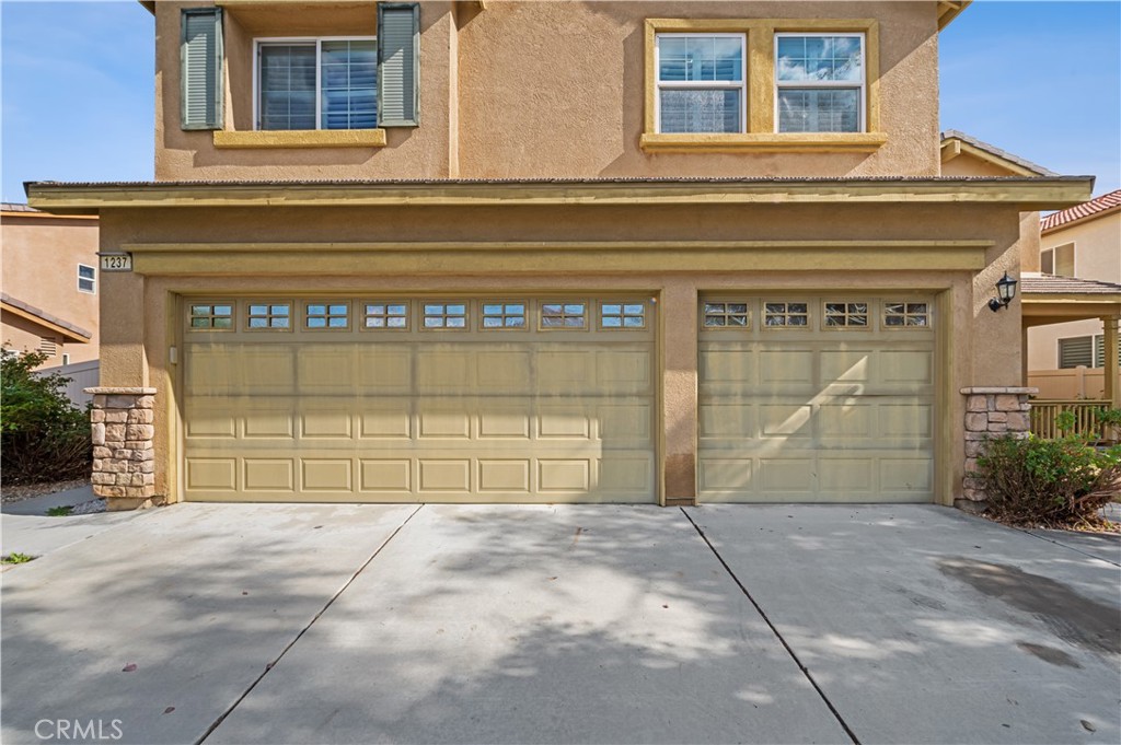 1237 Huckleberry Lane