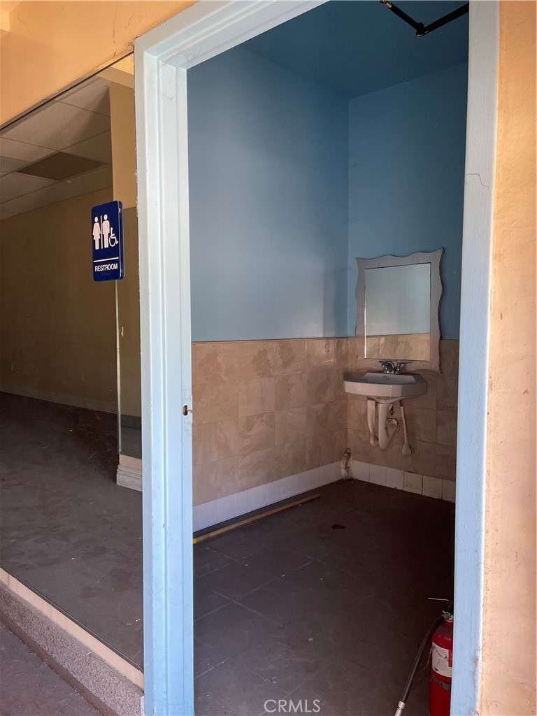 211 E Valley Boulevard 211