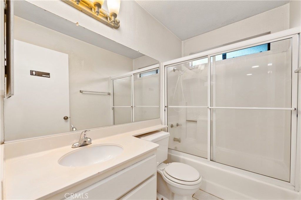 3001 La Paz Lane A