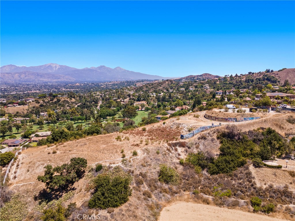 1118 Outlook Lane