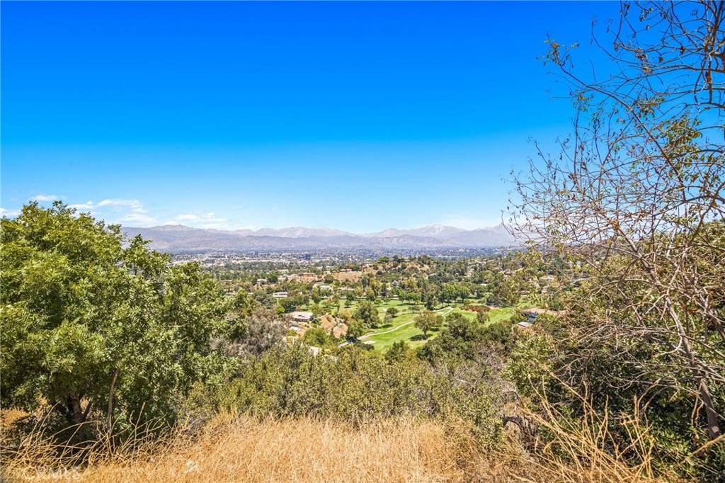 1118 Outlook Lane