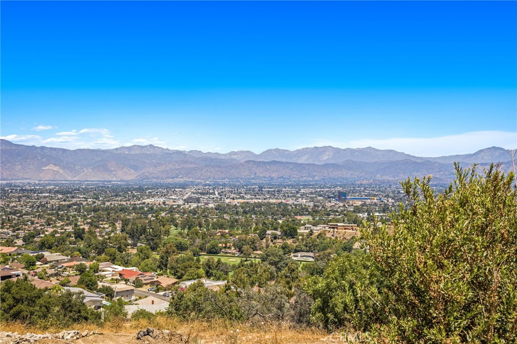 1118 Outlook Lane