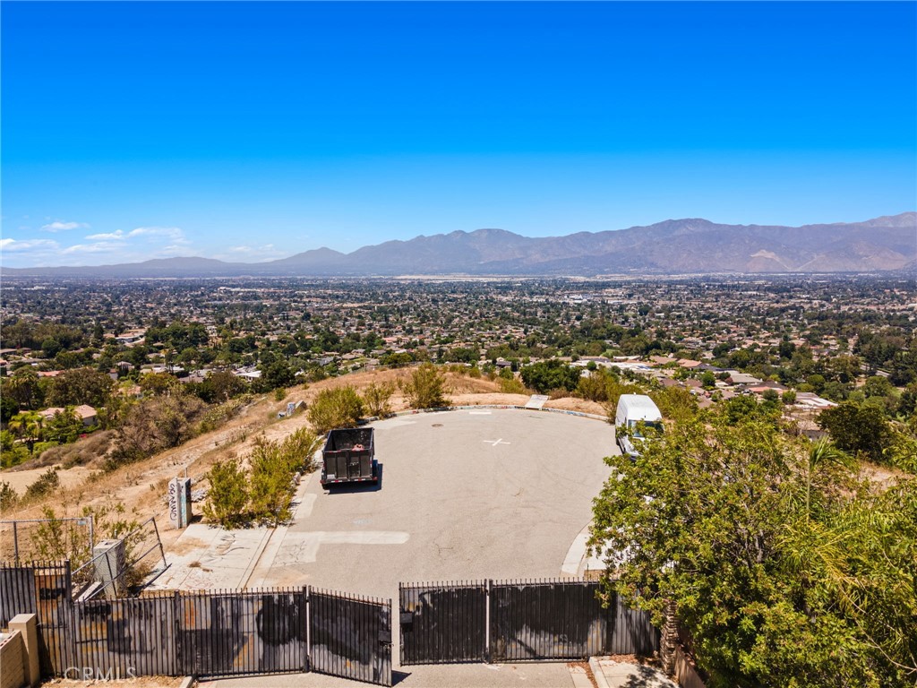 1118 Outlook Lane