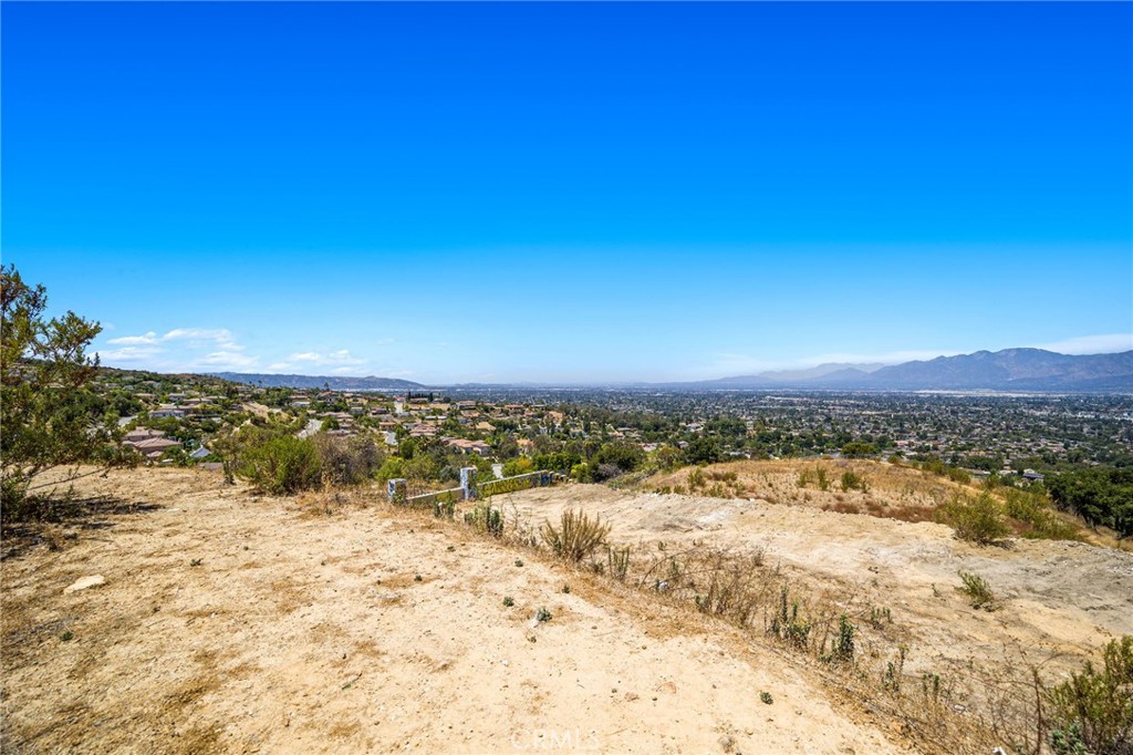 1118 Outlook Lane