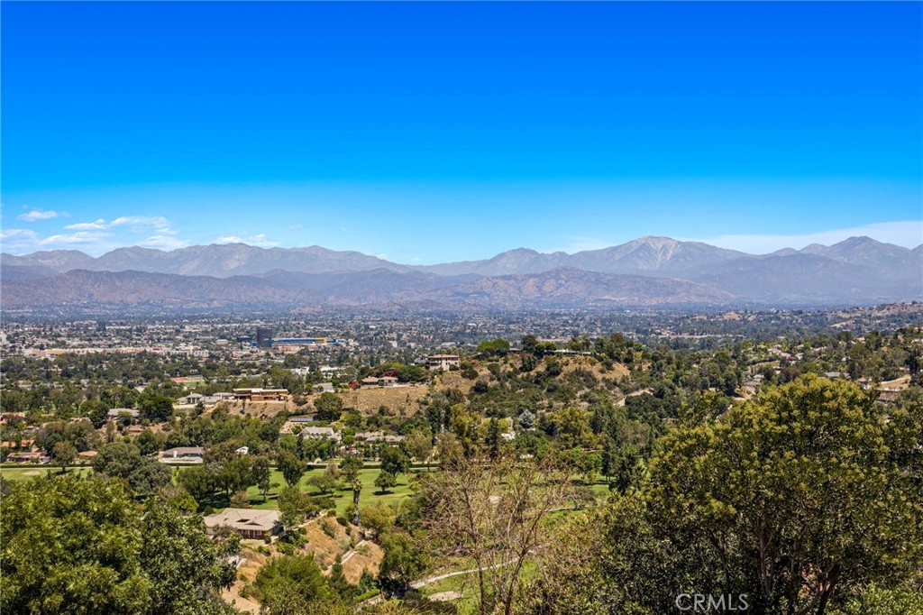 1118 Outlook Lane