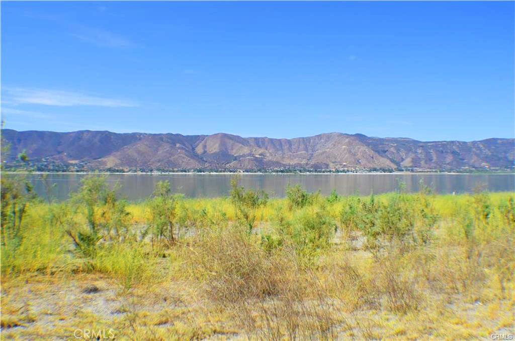 1000 N Lakeshore Dr E