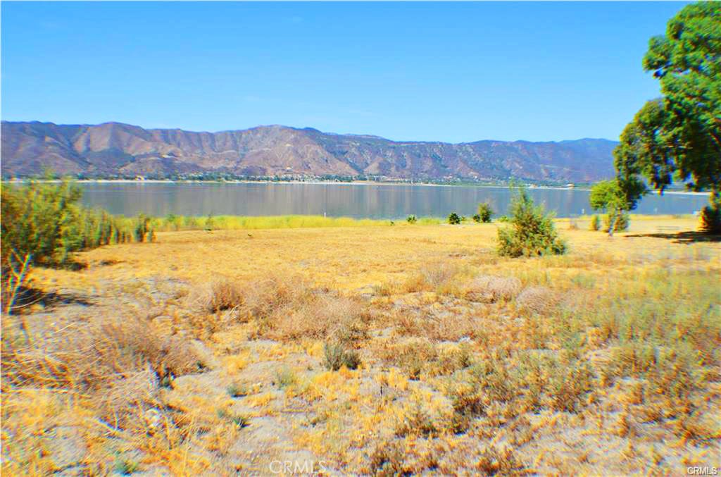 1000 N Lakeshore Dr E