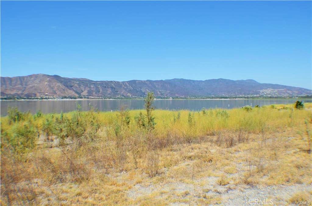 1000 N Lakeshore Dr E