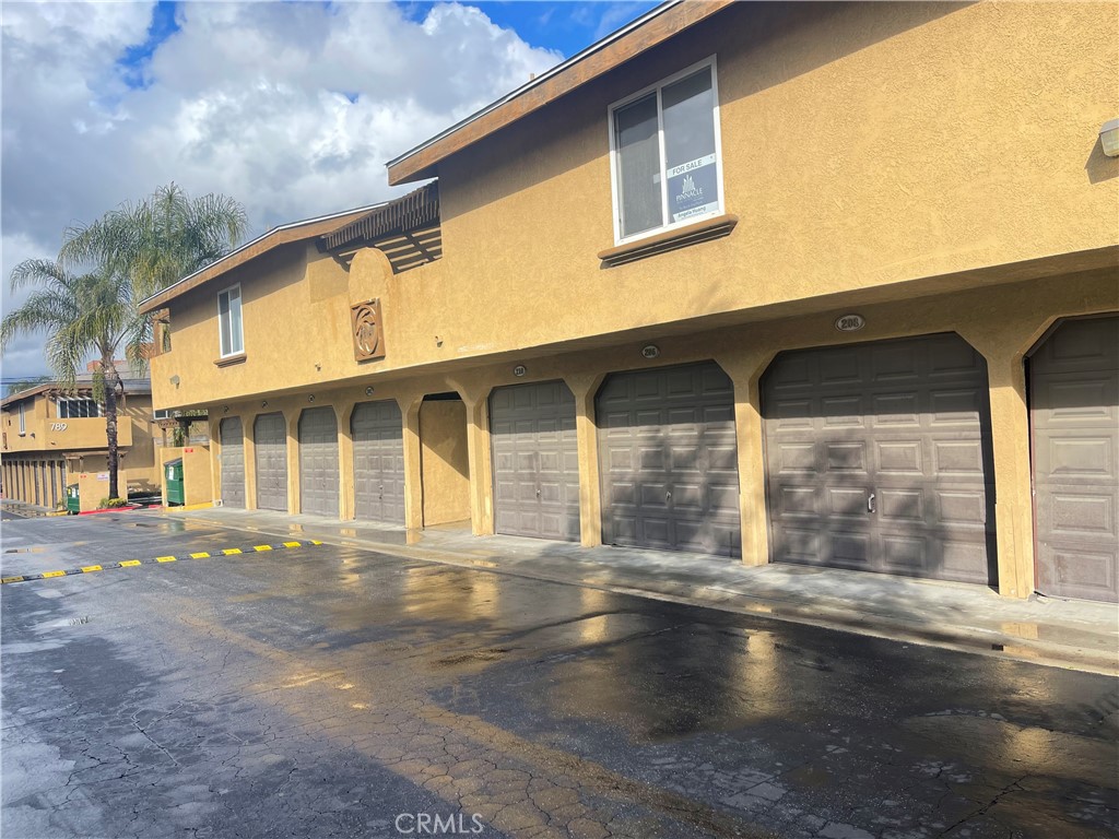 799 Gianni Drive 210