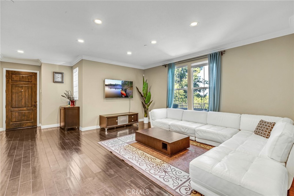 933 Terrace Lane W 7