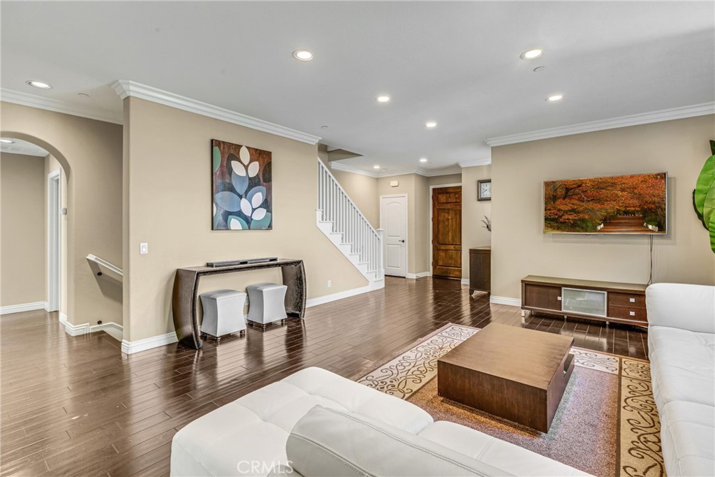 933 Terrace Lane W 7