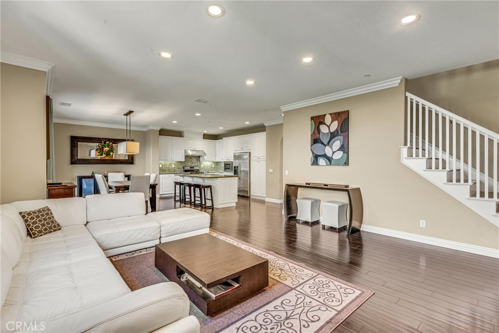 933 Terrace Lane W 7