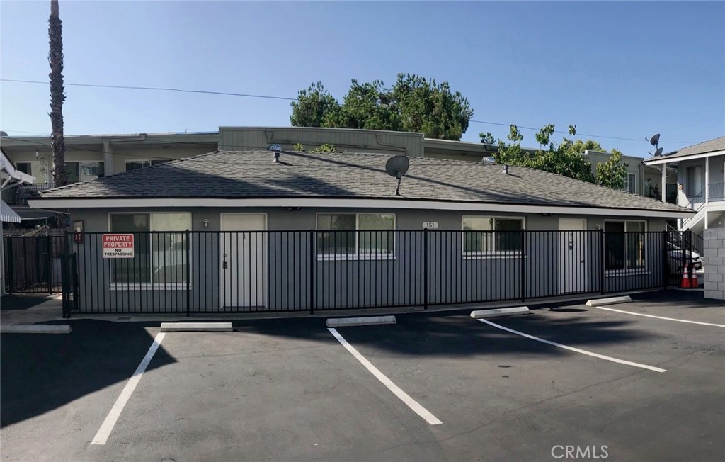 151 S Sierra Madre Boulevard 2
