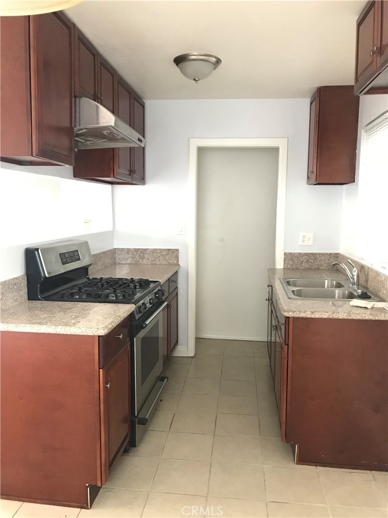 151 S Sierra Madre Boulevard 2