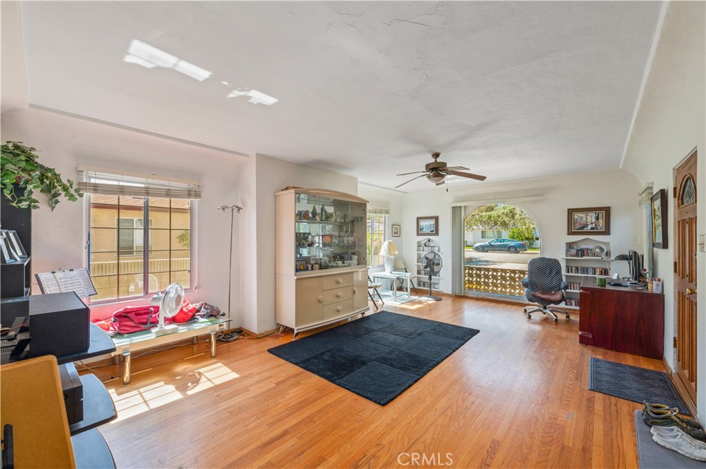 9920 Live Oak Avenue