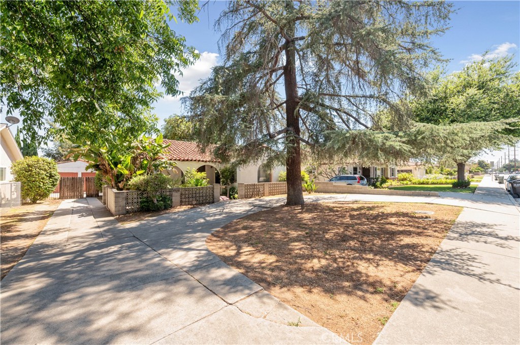 9920 Live Oak Avenue
