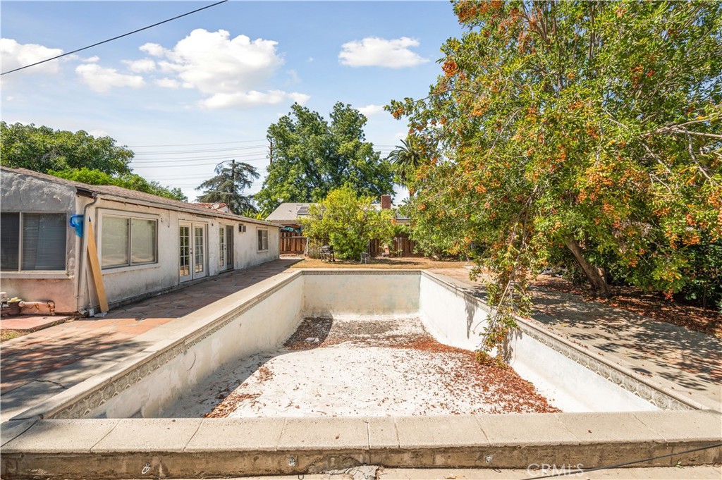9920 Live Oak Avenue