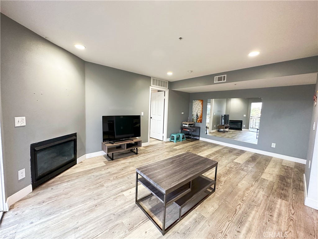 4755 Templeton Street 2105