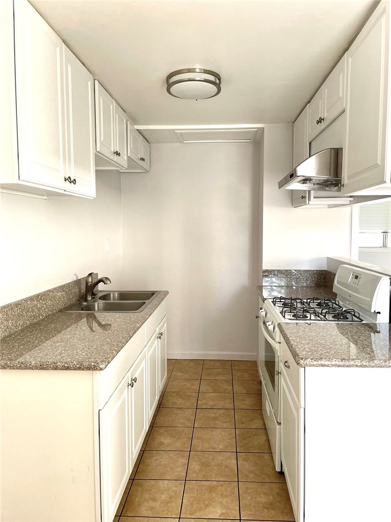 149 S Sierra Madre Boulevard 5