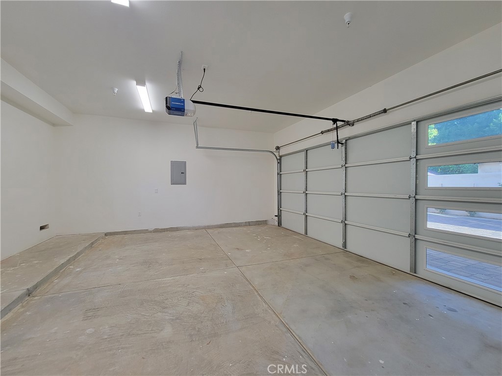 116 N Oak Avenue