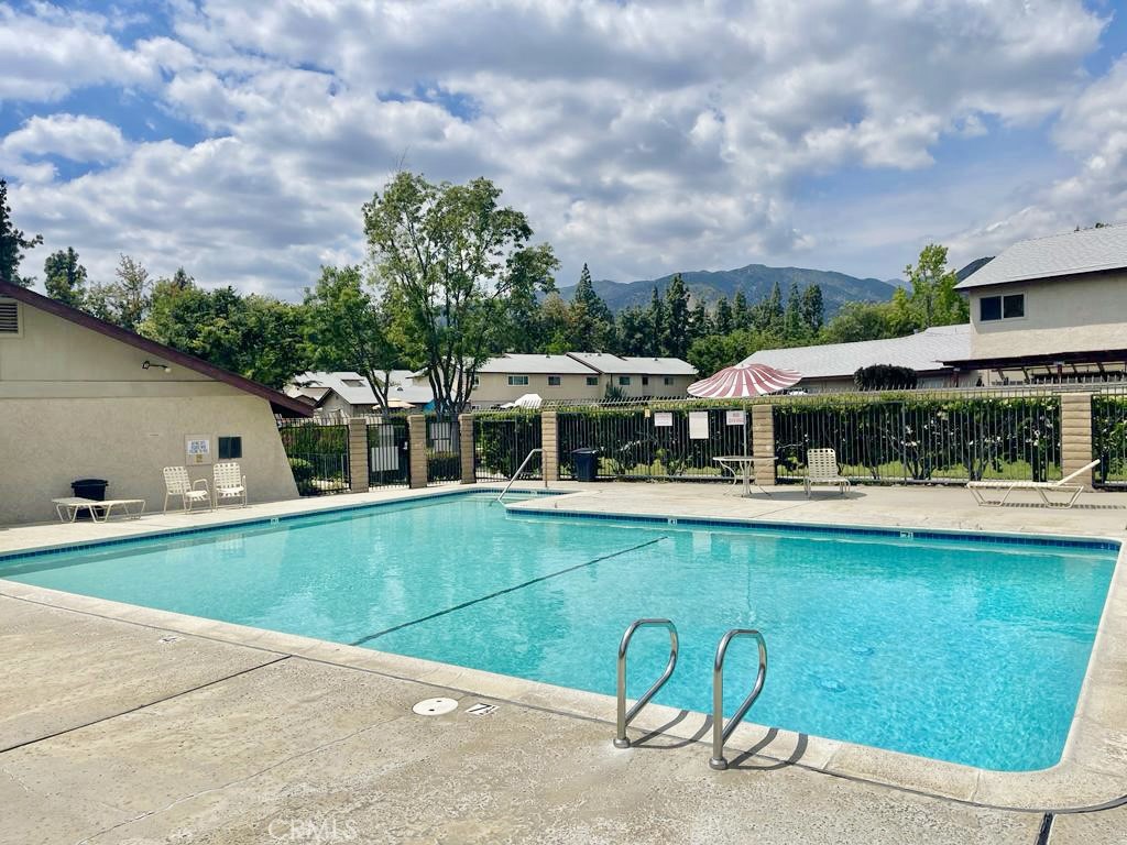 332 W Saint Andrews Lane