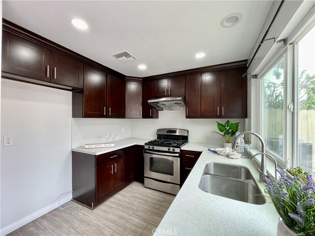 332 W Saint Andrews Lane