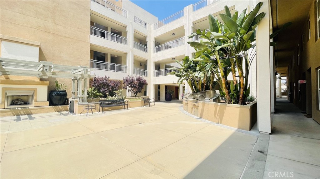 89 E Commonwealth Avenue 1K