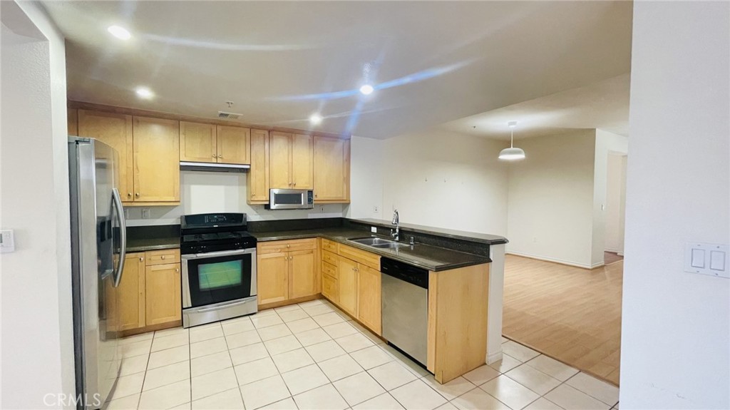 89 E Commonwealth Avenue 1K