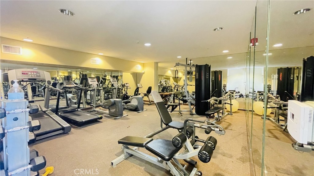 89 E Commonwealth Avenue 1K