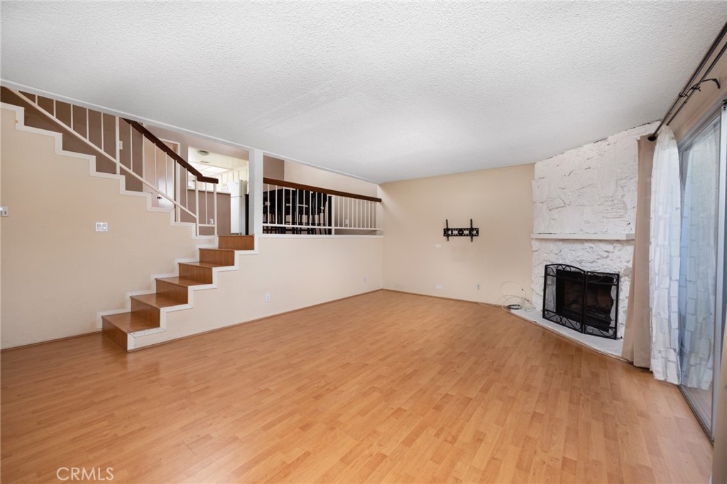 2107 N Derek Drive 4