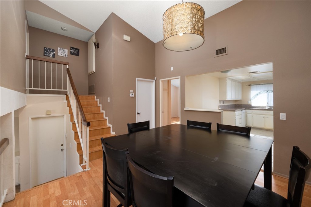 2107 N Derek Drive 4