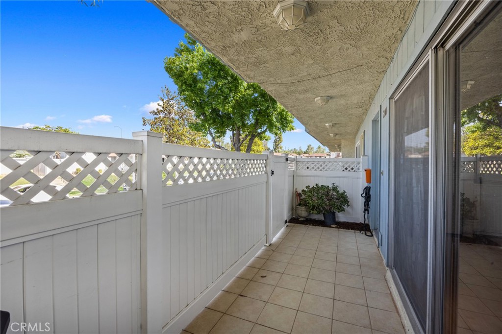 2107 N Derek Drive 4