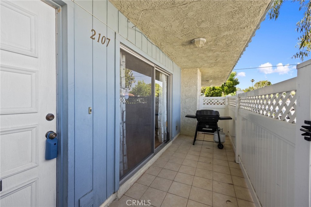 2107 N Derek Drive 4