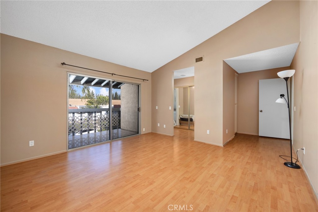 2107 N Derek Drive 4