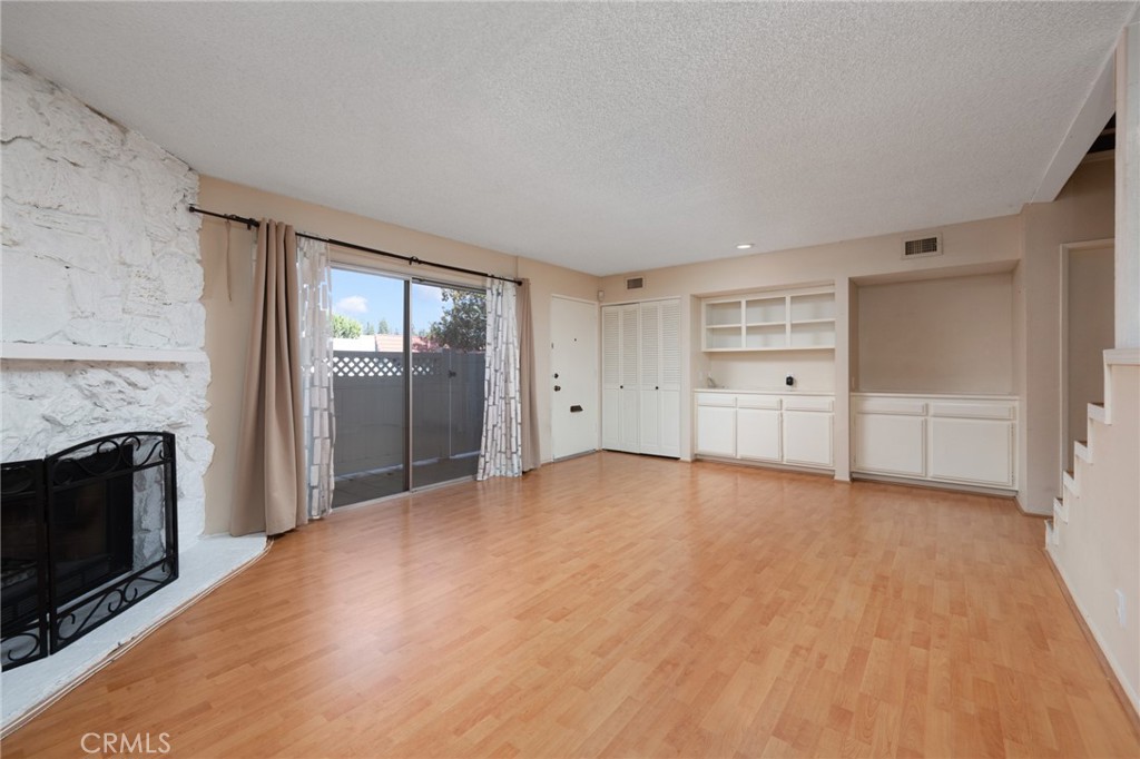 2107 N Derek Drive 4