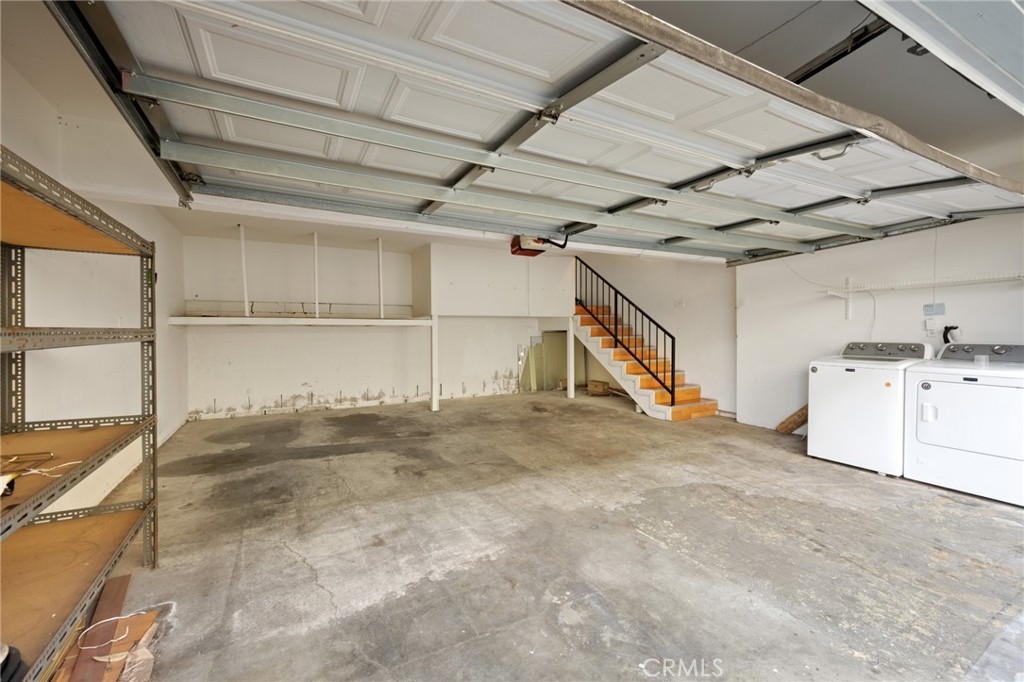 2107 N Derek Drive 4