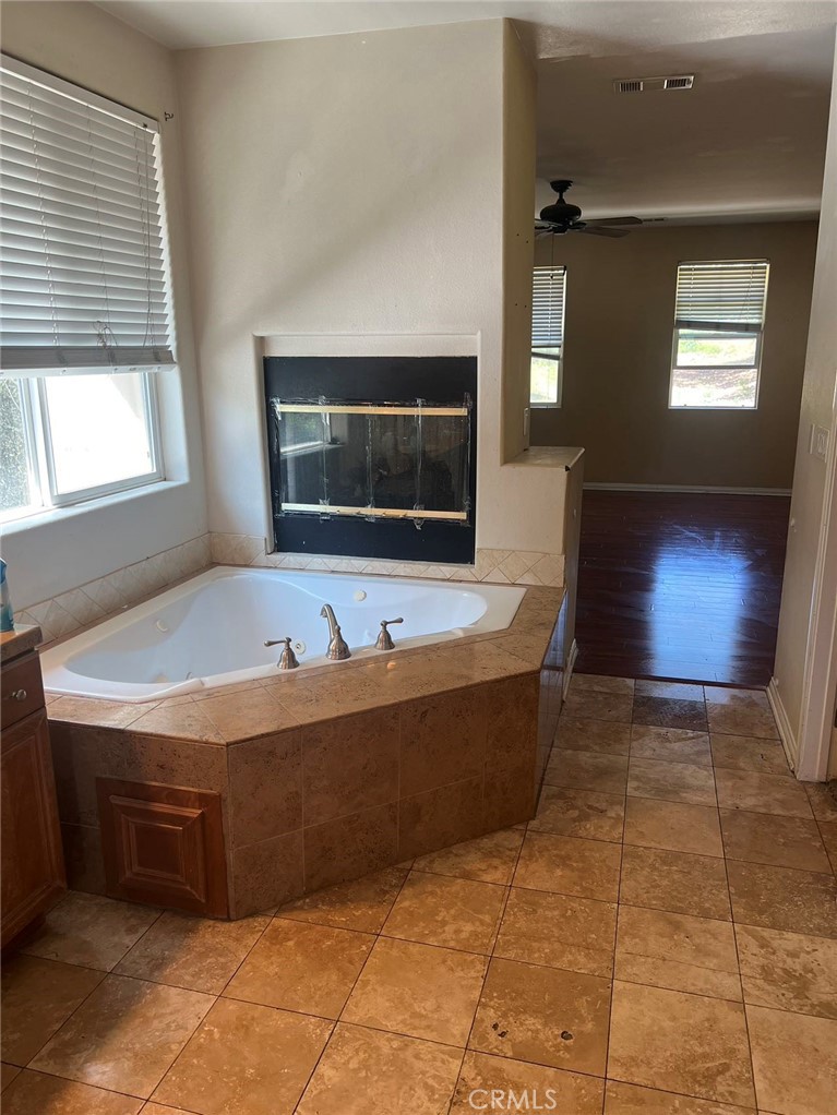 1731 Crest View PL
