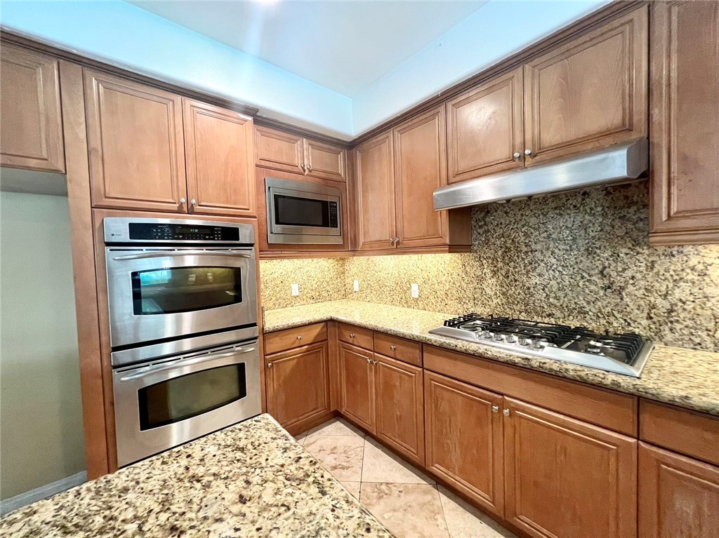 1731 Crest View PL
