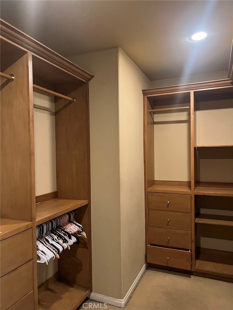 1731 Crest View PL