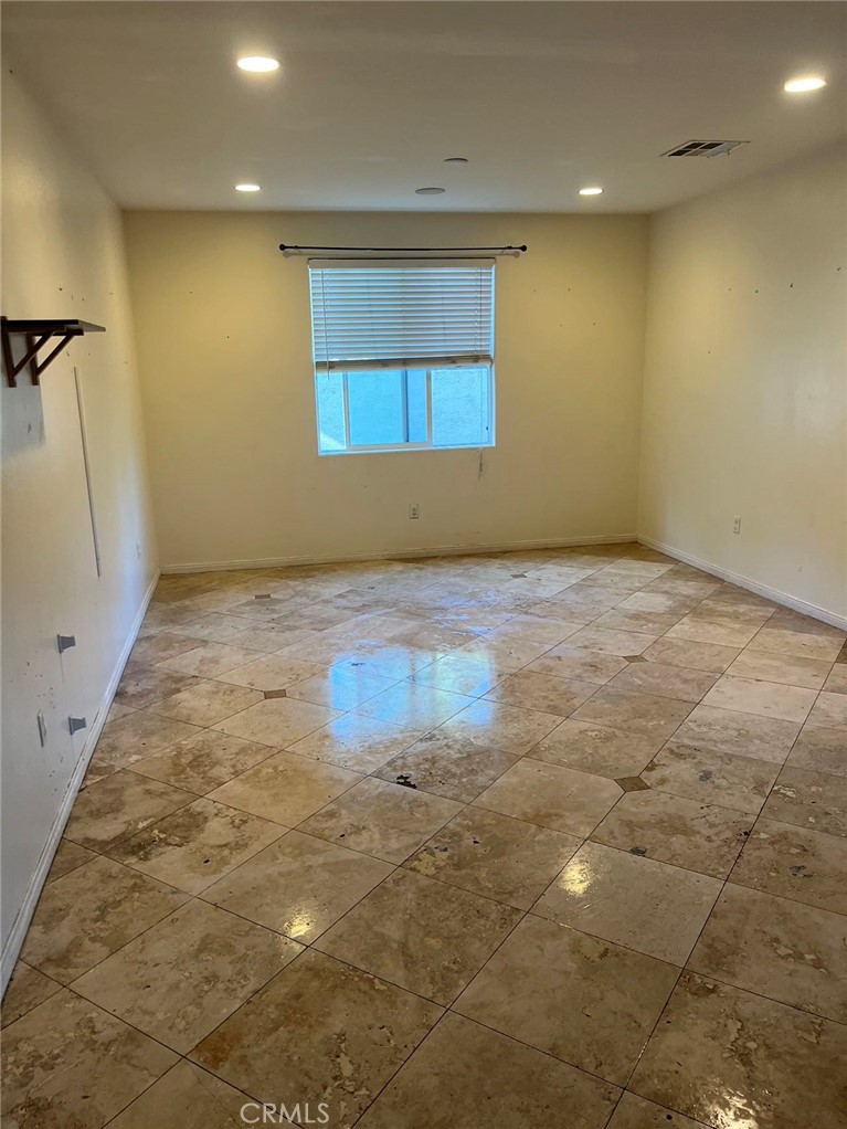 1731 Crest View PL