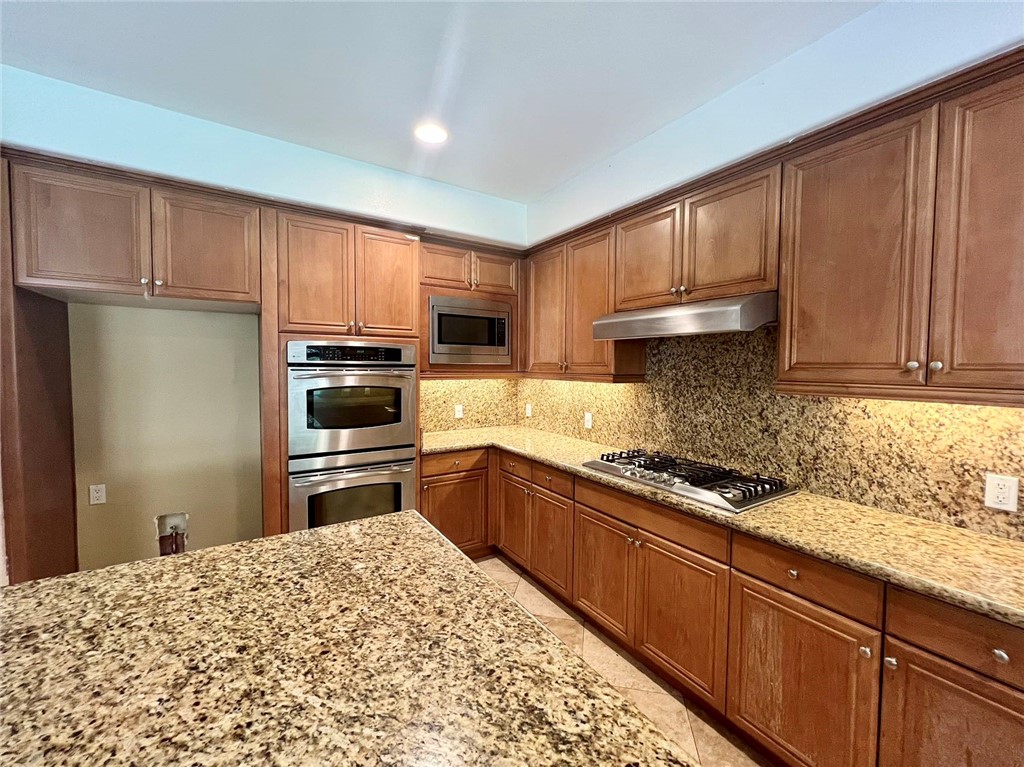 1731 Crest View PL
