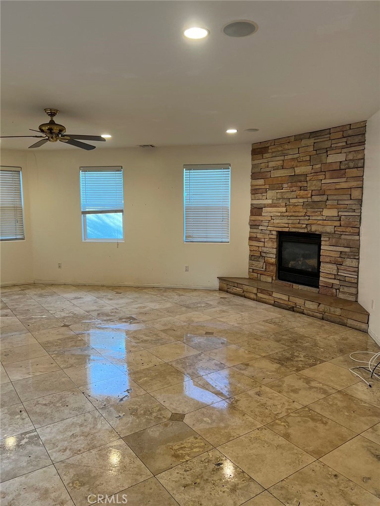 1731 Crest View PL