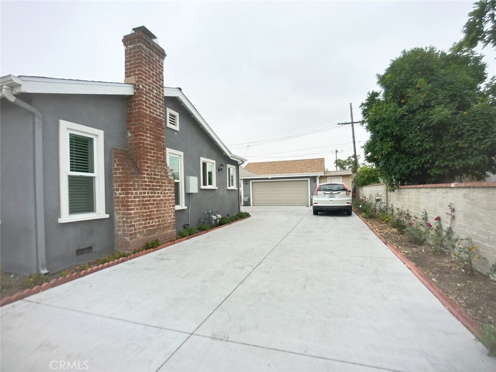 1629 Alegro Square