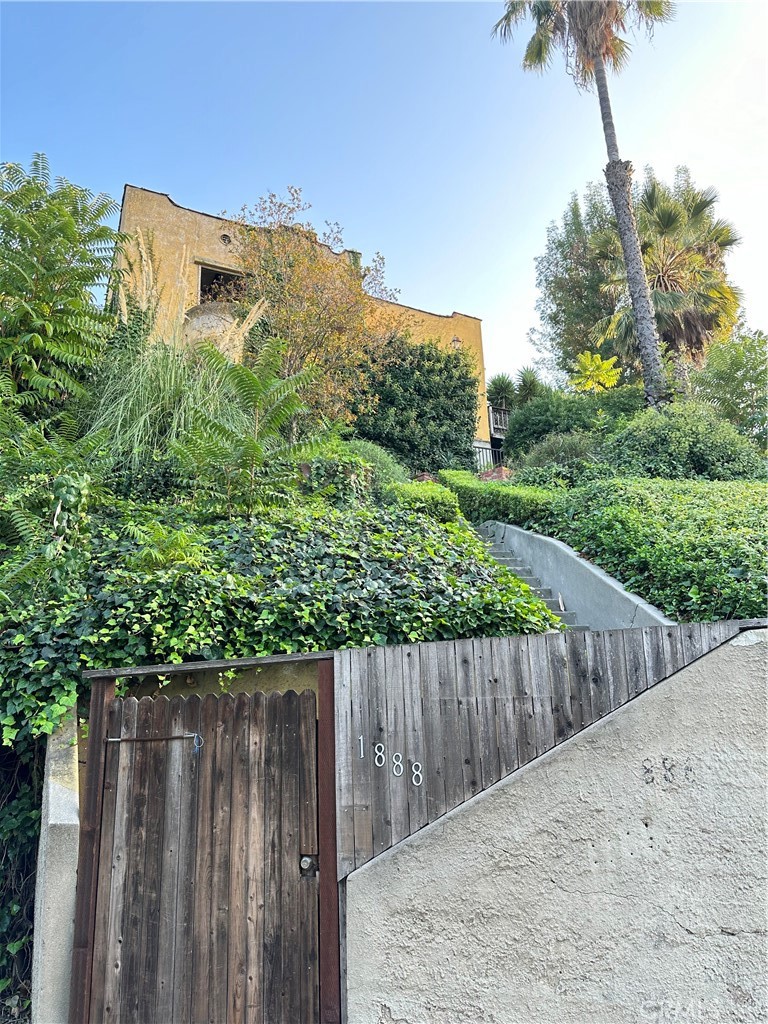 1888 Lucile Avenue