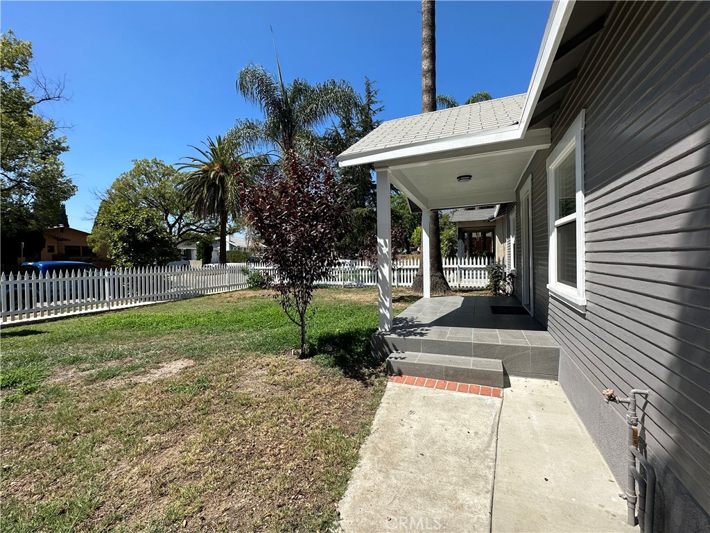414 Vista Avenue