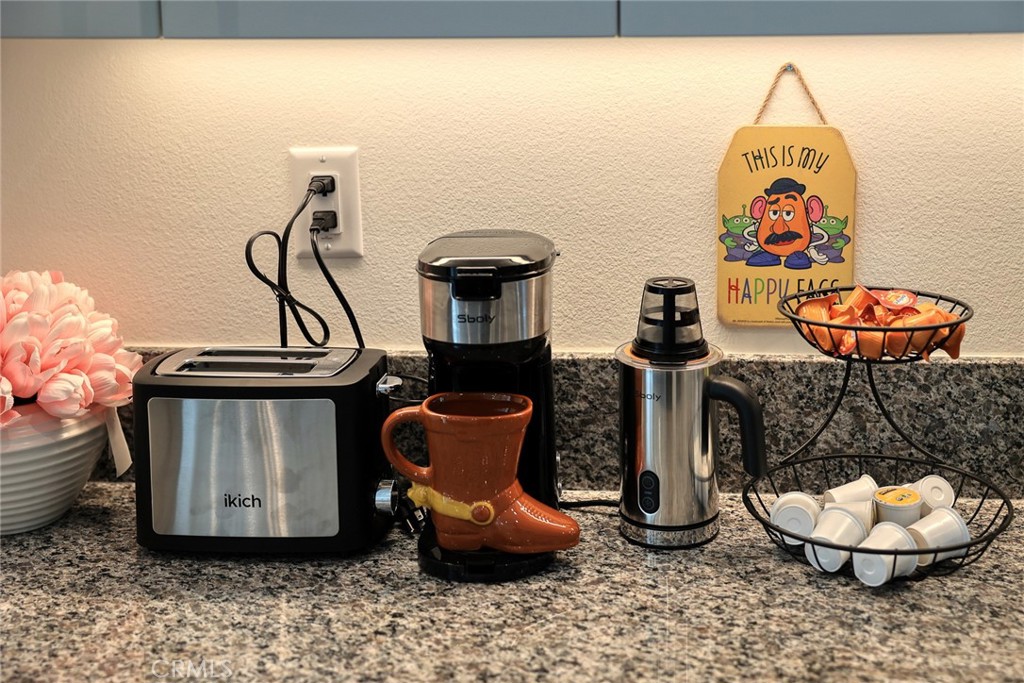 1614 W Bushell Street