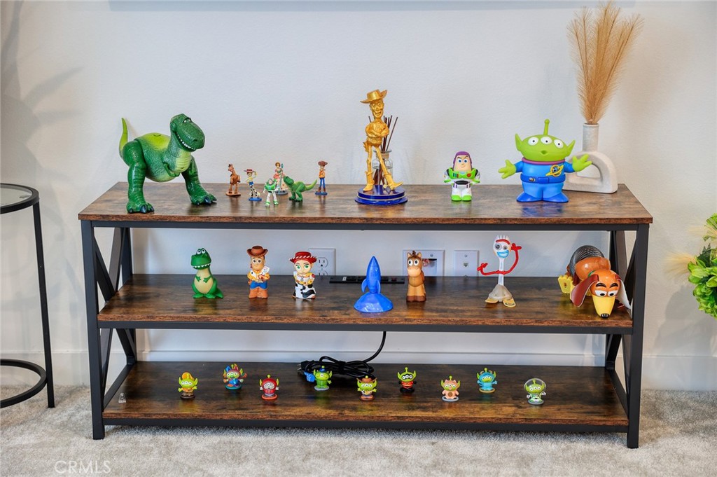 1614 W Bushell Street