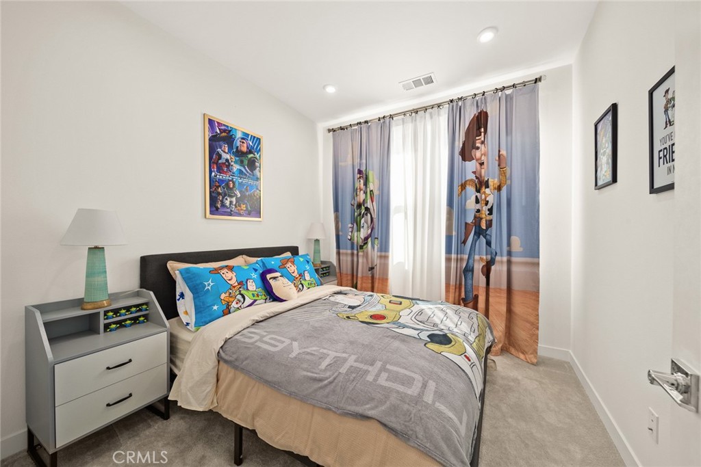 1614 W Bushell Street